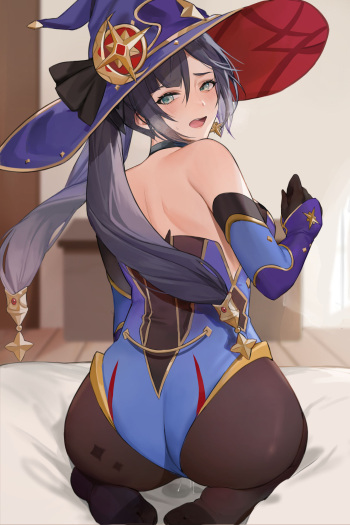 Mona cover